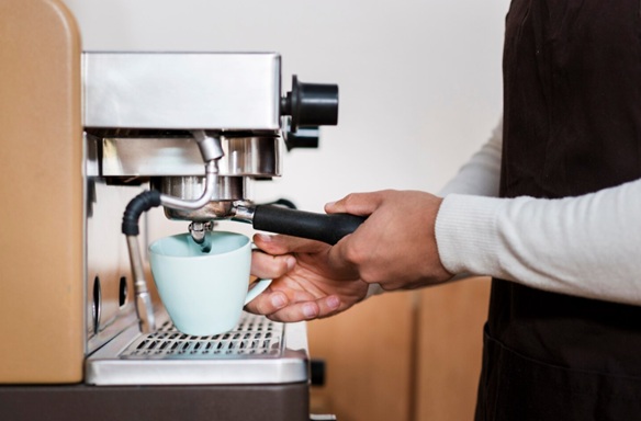 Best espresso machines under $500 comparison showing Breville, De'Longhi, and Gaggia semi-automatic and super-automatic espresso machines