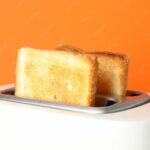 Best toasters comparison showing 2-slice and 4-slice toasters from Cuisinart, Breville, and Hamilton Beach